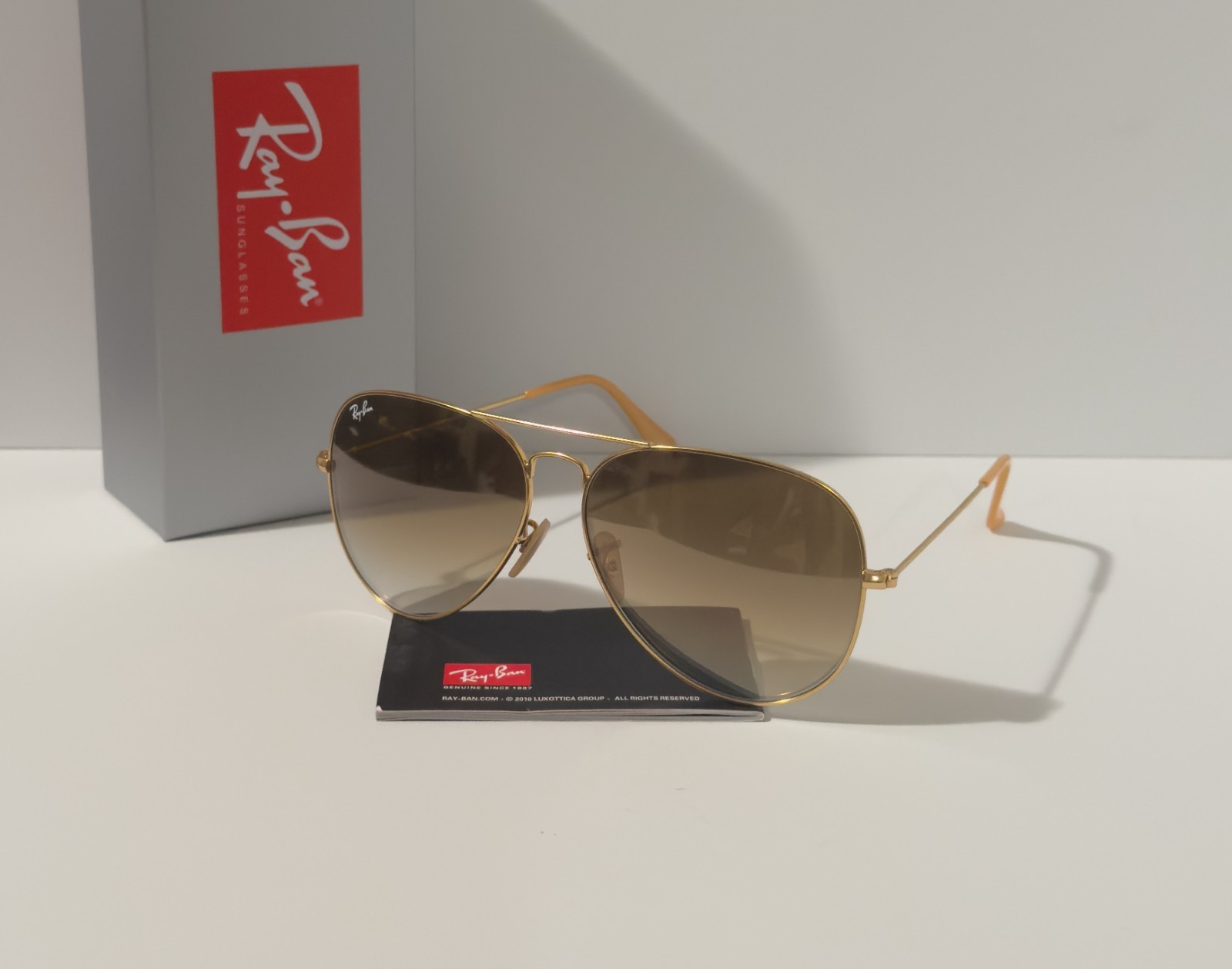Ray-Ban RB3025 Gold Brown Gradient Aviator Sunglasses Unisex Ships Today