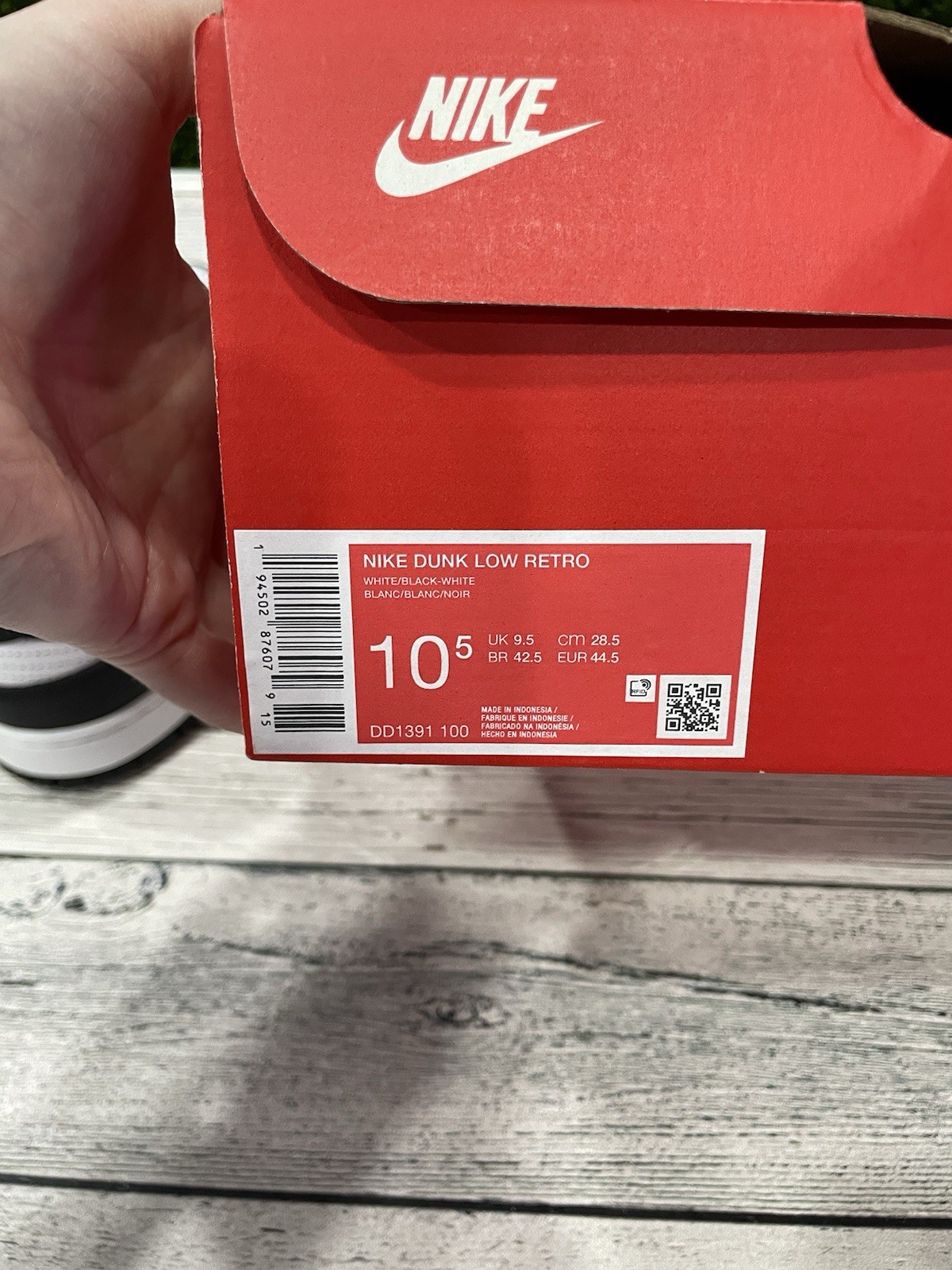 Size: 10.5M – Nike Dunk Low Retro: Panda – PRE-OWNED – DD1391-100