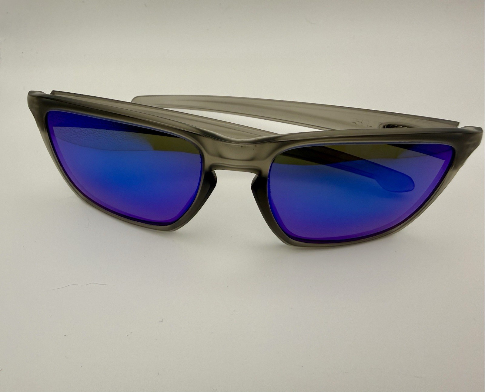 Oakley Sliver XL OO9341-5718 Polarized Sapphire Iridium Matte Grey Ink w/ Box