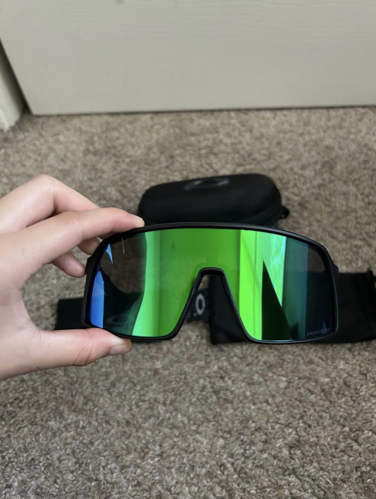 Oakley OO9463 Sutro Lite Men’s Sunglasses – Black